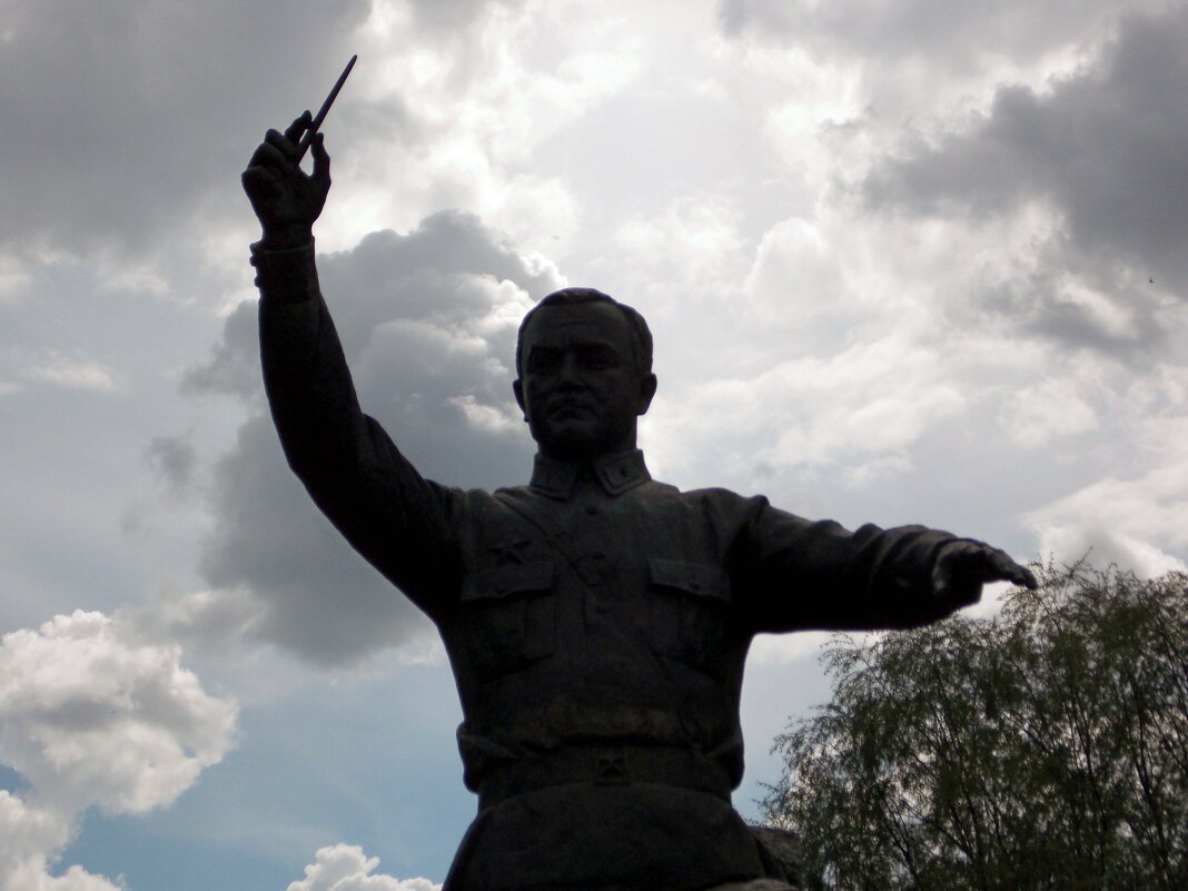 Памятник автору "Священная война" - Galina Solovova