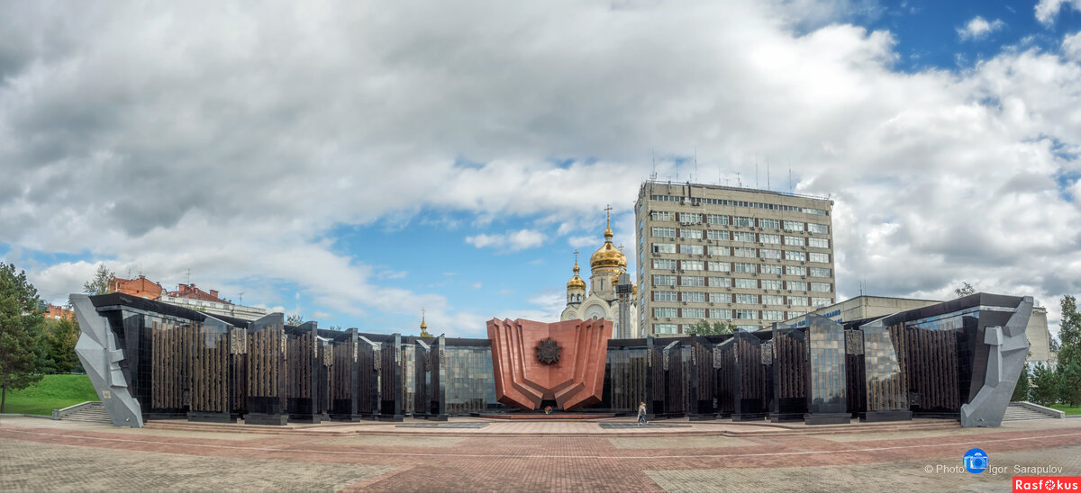 Собор на площади славы в Хабаровске