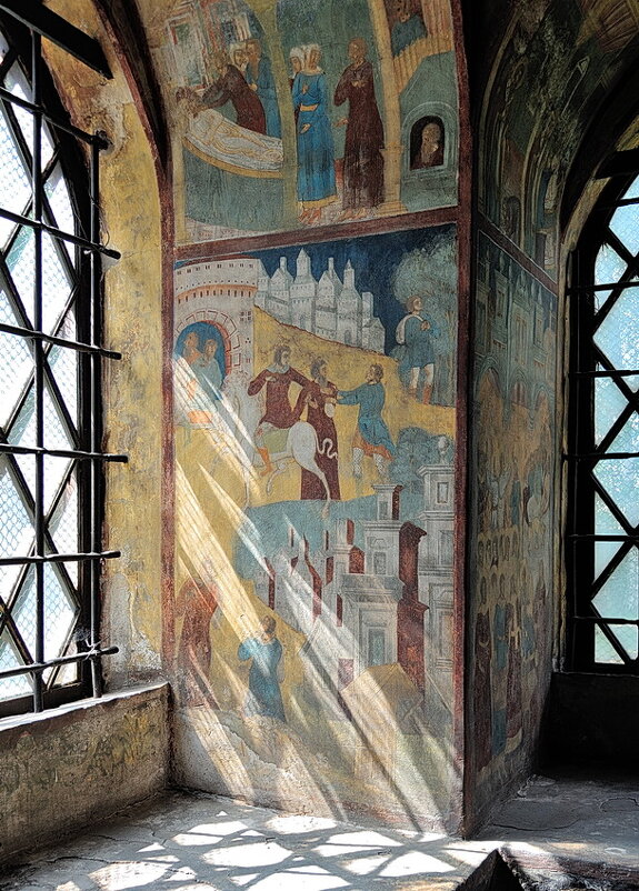 Лучи майского солнца в интерьере церкви Иоанна Предтечи в Ярославле - Николай Белавин