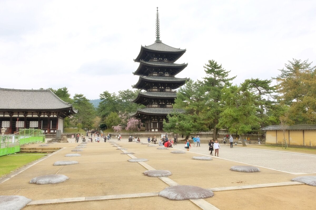 Нара Япония. Пятиярусная пагода в храме Кофуку-дзи - wea *