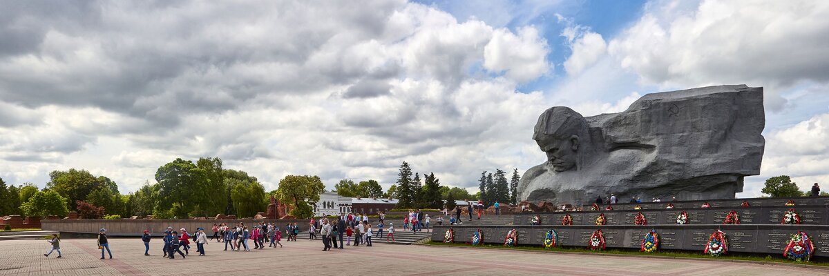 Монумент «Мужество» - Mikhail Linderov