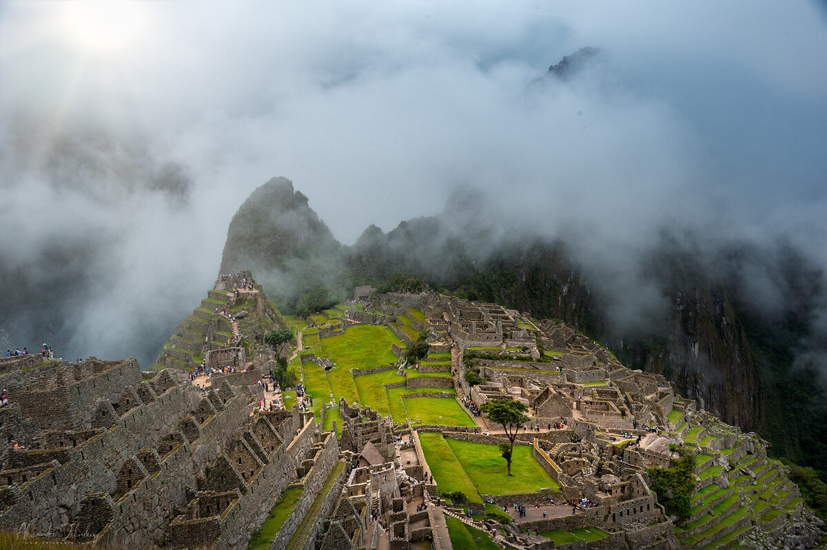 Sun comes to Machu-Picchu - Alex Mimo
