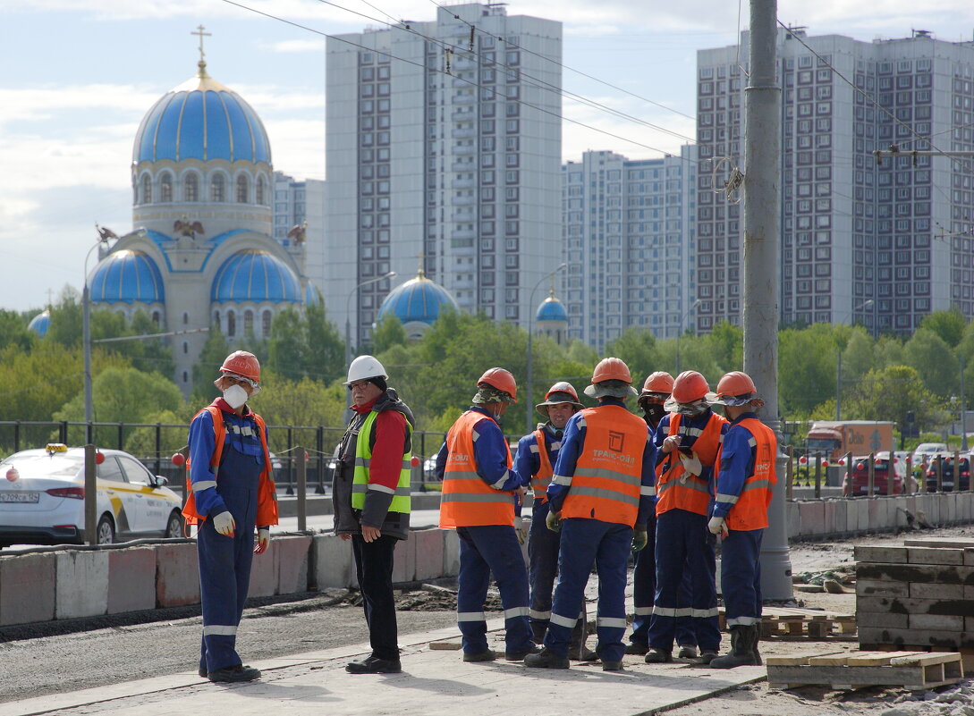 Среди строителей нет ни одного русского... - Александр Сергеевич 