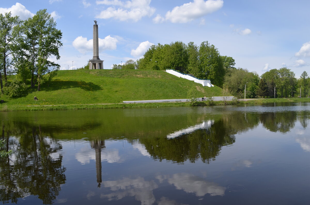 Великие Луки, 25 мая 2020 г., Обелиск Славы на бастионе Великолукской крепости... - Владимир Павлов