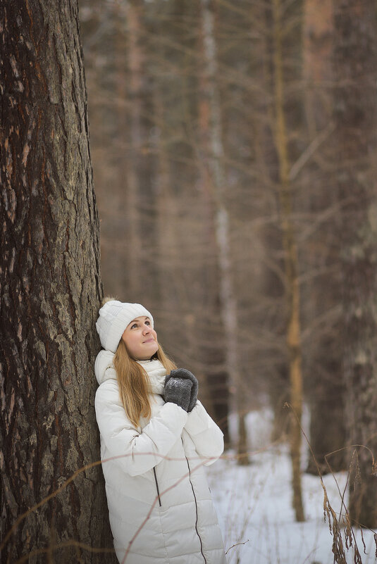 Девушка на лесной опушке - Анна Гайнуллина
