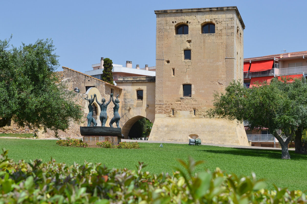 Башня-крепость Торре Вэлья (Салоу, Испания) - Виталий Бобров