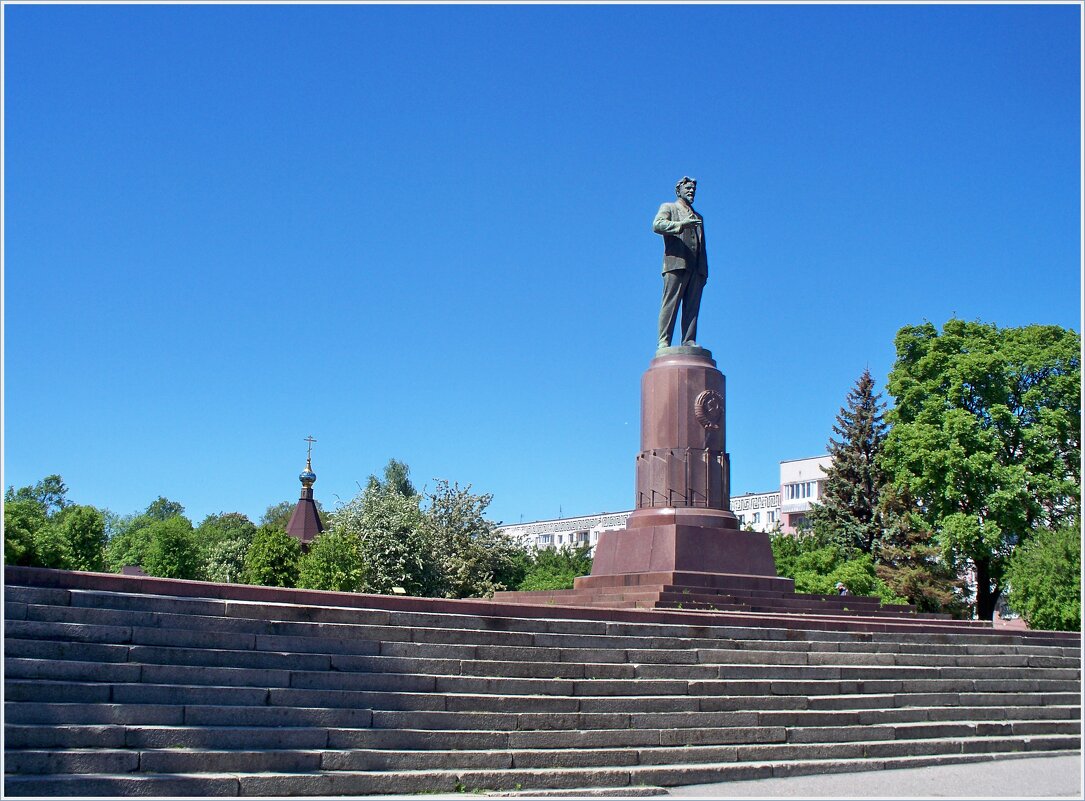 Памятник М.И. Калинину. Калининград. - Валерия Комова