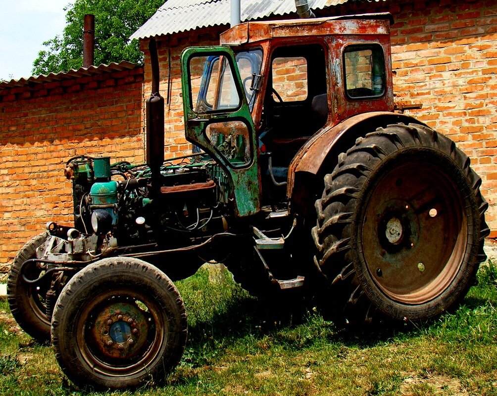 Старый трактор - Евгений БРИГ и невич