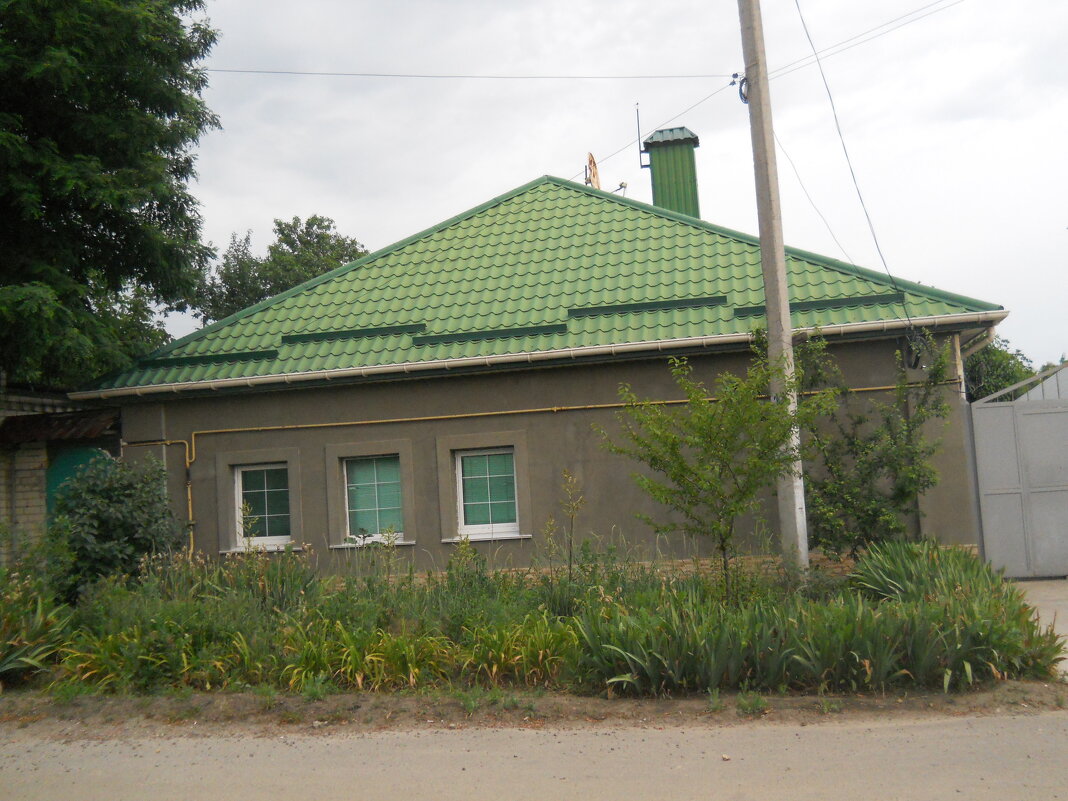 Дом под  зелёной крышей и с зелёной трубой - Галина Квасникова