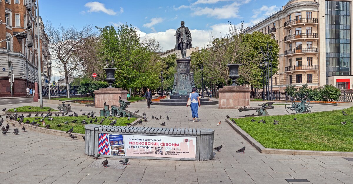 Памятник Шухову на Сретенском бульваре - Валерий Иванович