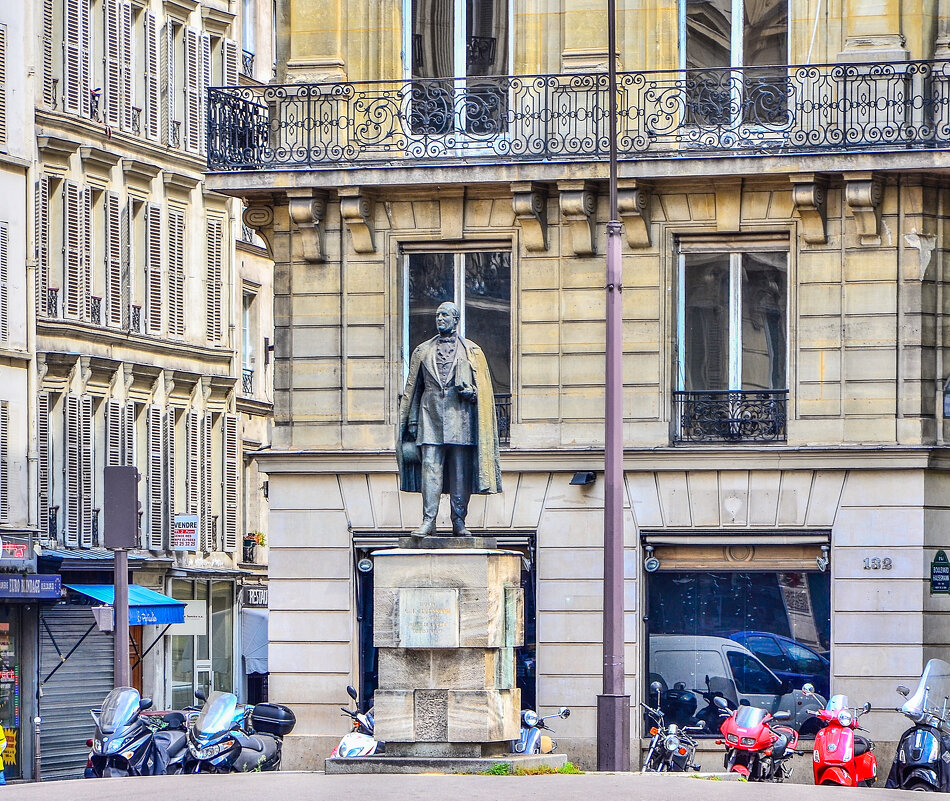 Памятник барону Жоржу Осману, который спроектировал современный облик Парижа - Eldar Baykiev