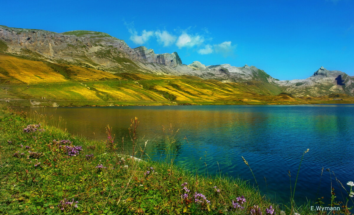 пейзажи озера в горах - Elena Wymann