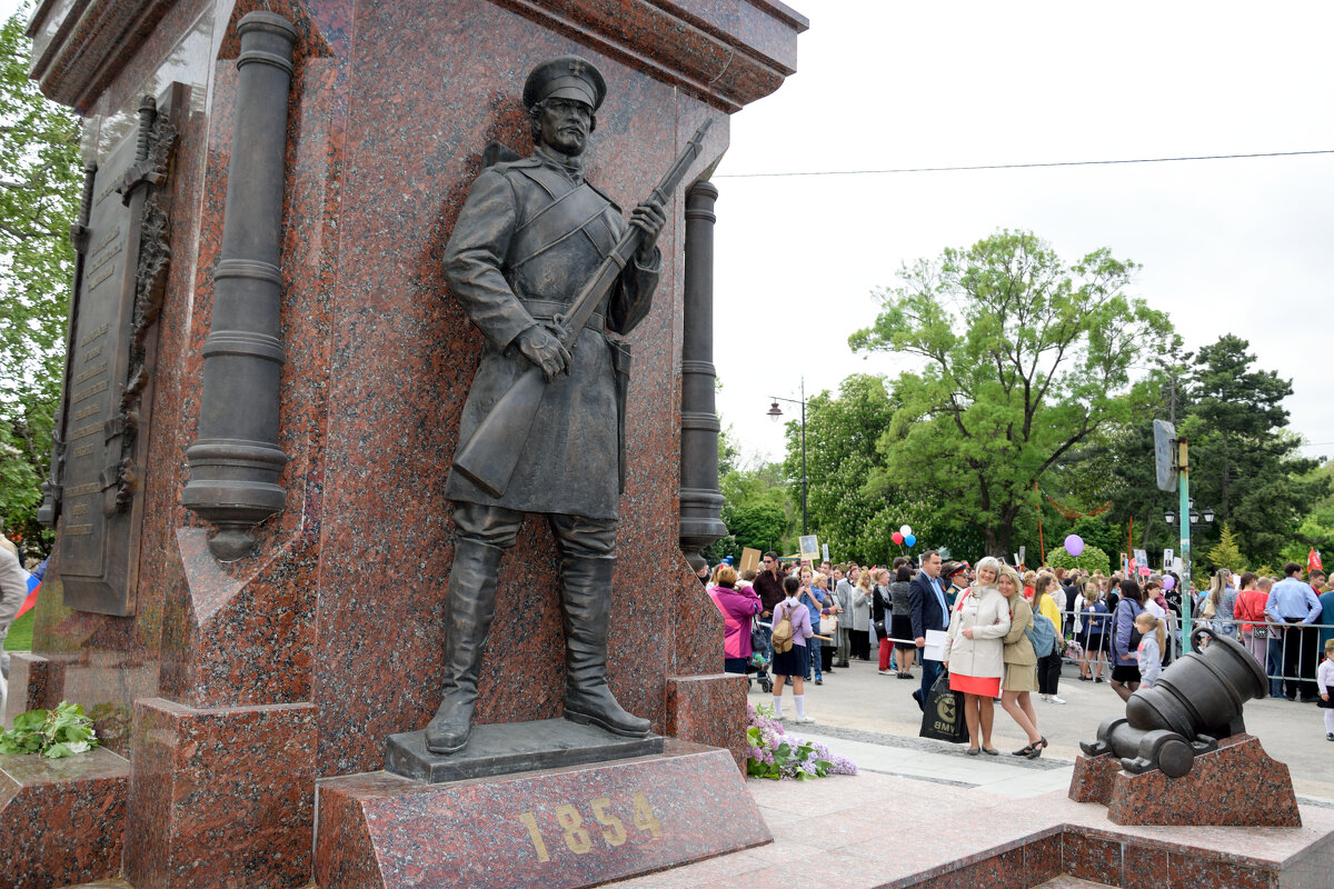 Памятникам героям крымской воны в 1854 году - Игорь Тимонов