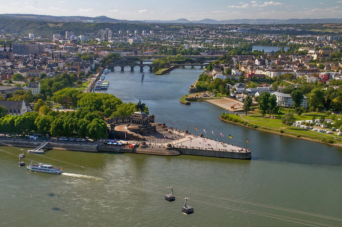 Кобленц ФРГ реки Рейн и Мозель вот так пересекаются - igor G.