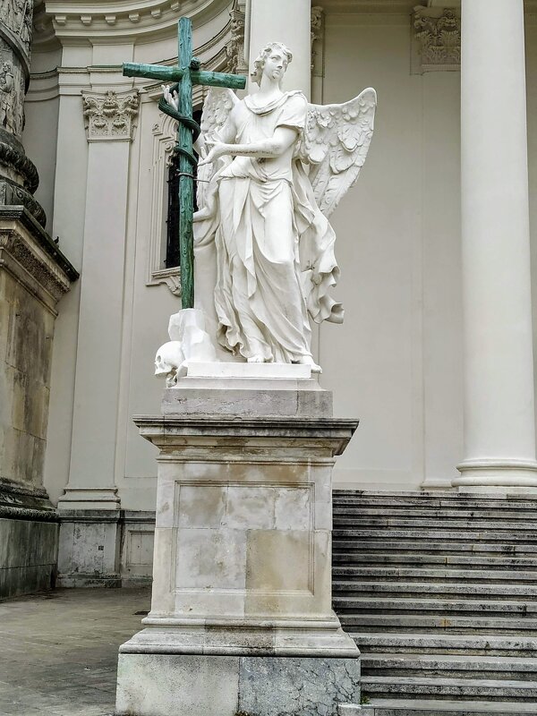 Античная статуя около Карлскирхе... - Наталия Павлова