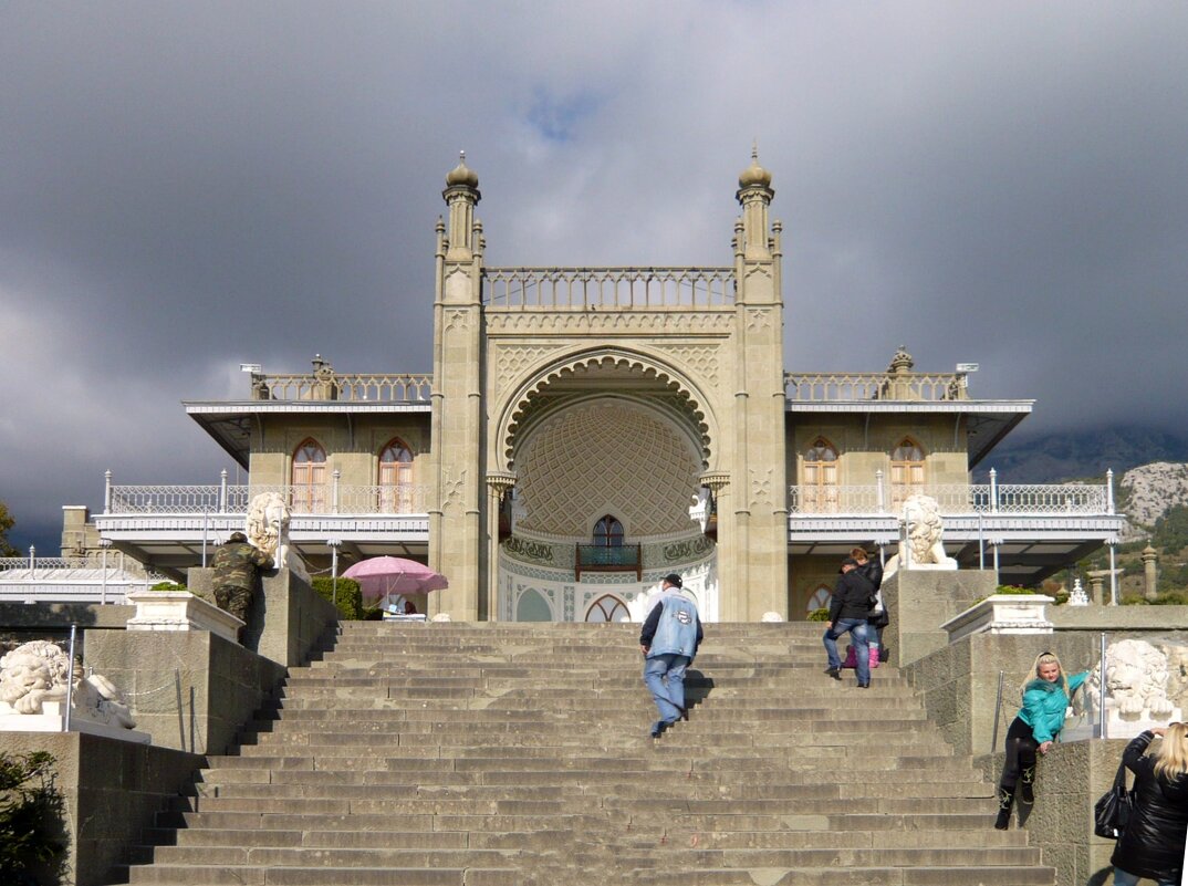 Алупкинский дворец - Татьяна Ларионова