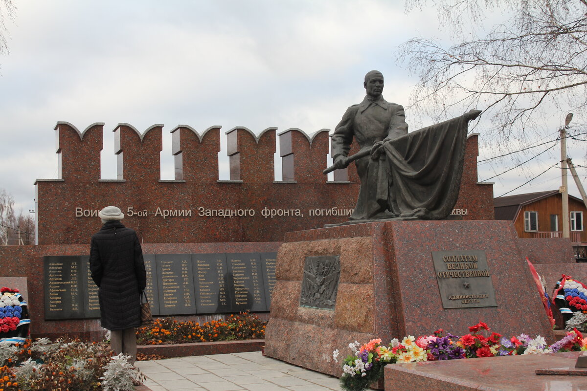 Памятник войны - Валерий 