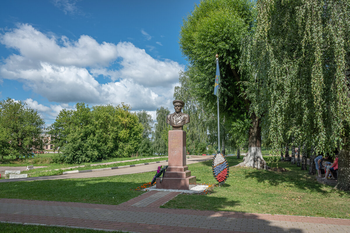 Памятник генералу Василию Маргелову. - Михаил "Skipper"