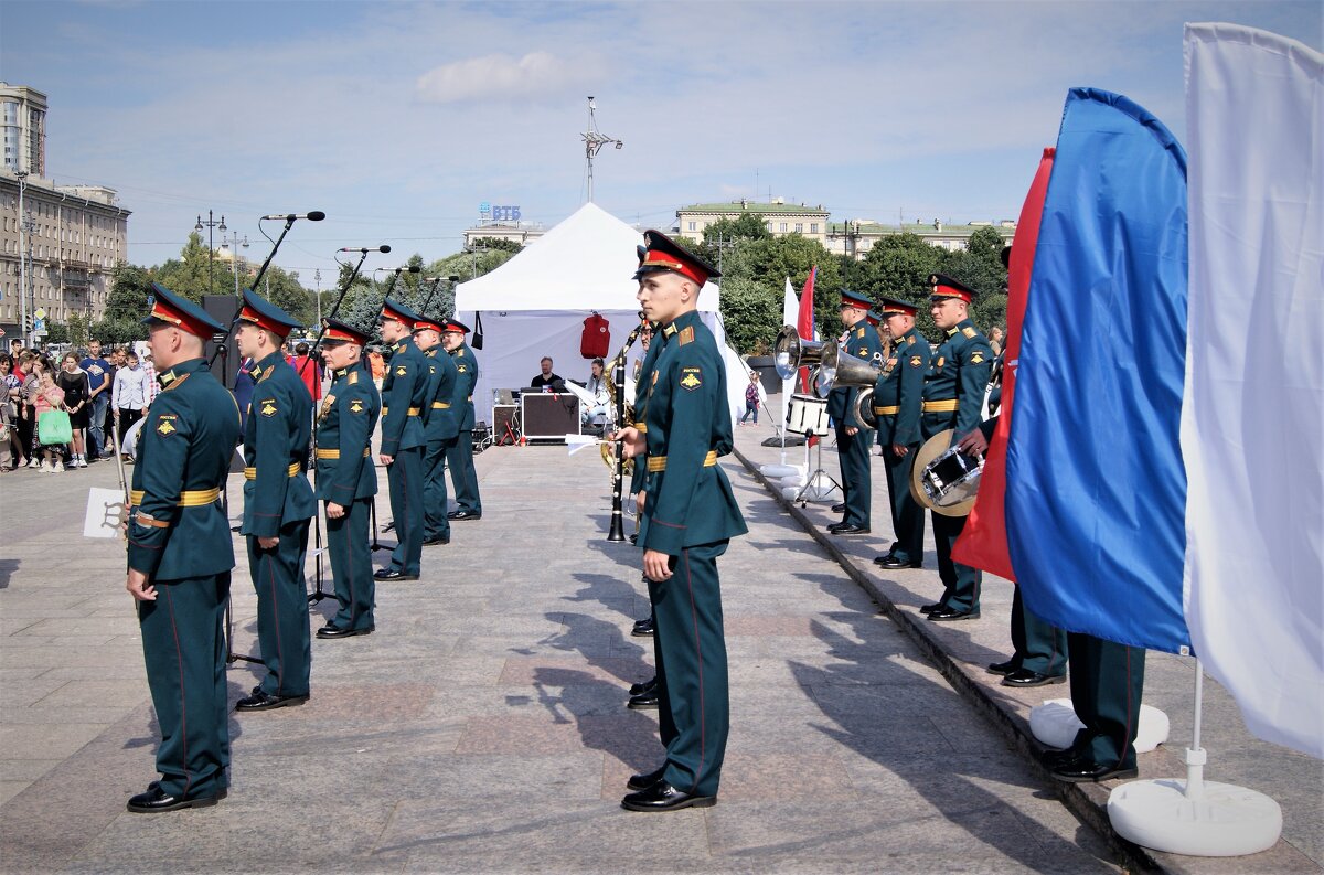 ДЕНЬ ФЛАГА - Виктор Никитенко