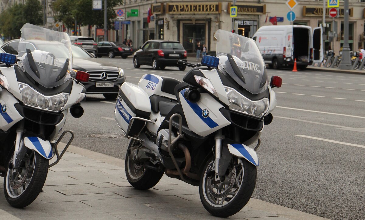 Полицейский мотоцикл - Валерий 