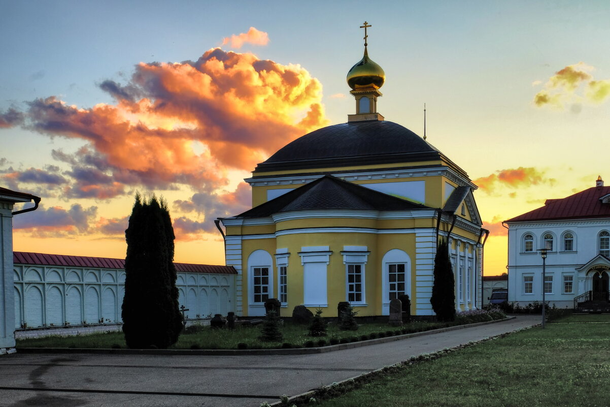 закат на Троице Сергеев Варницкий монастырь - Георгий А