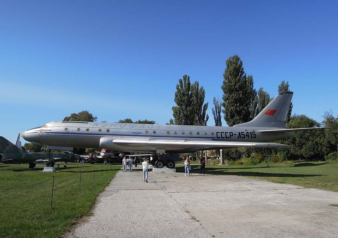 Ту-104 -- первый советский реактивный пассажирский самолёт - Тамара Бедай 