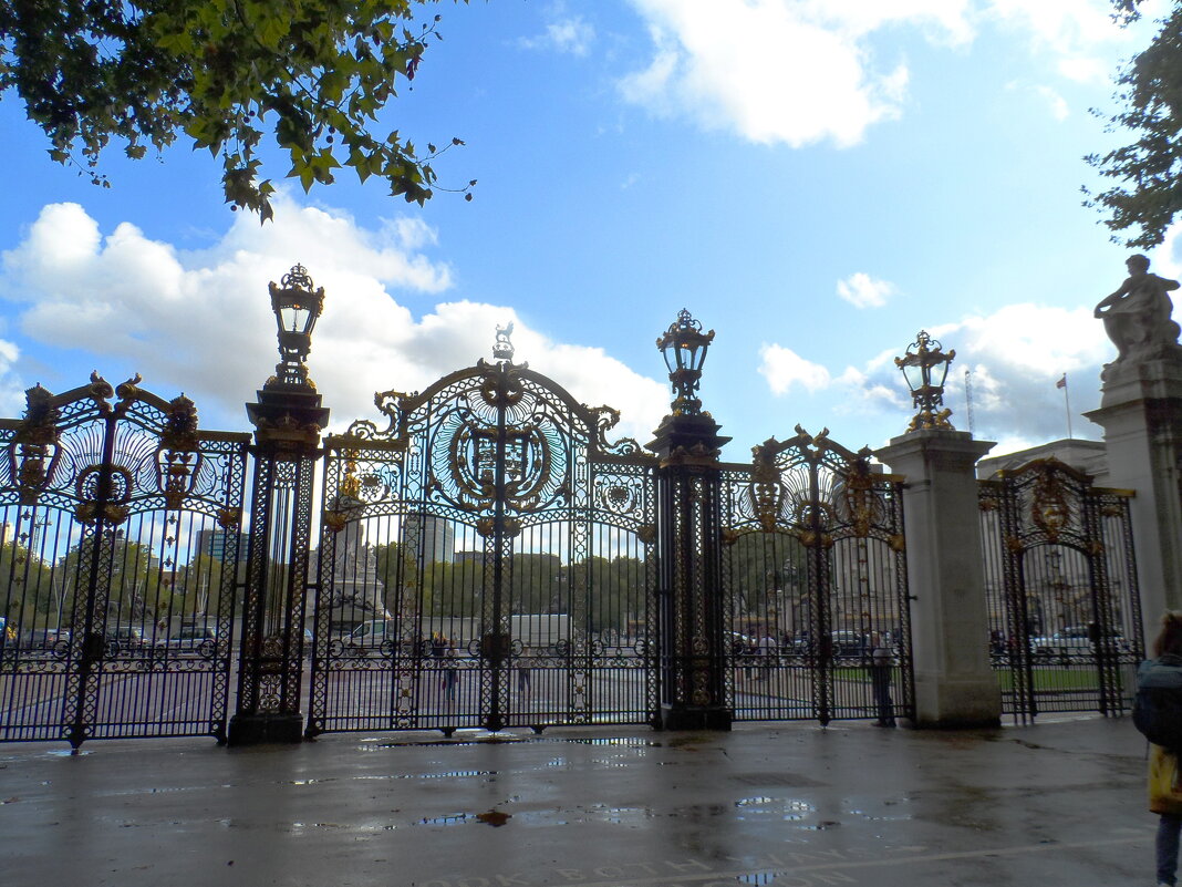 Королевские ворота Канады в Грин-парке в Лондоне - Галина 