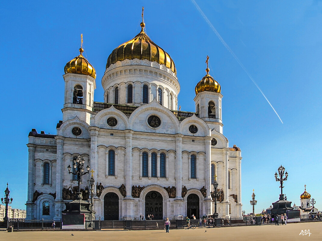 *** - Роланд Дубровский