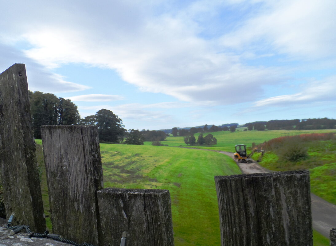 За забором север Англии в графстве Нортумберленд недалеко от южных границ Шотландии - Галина 