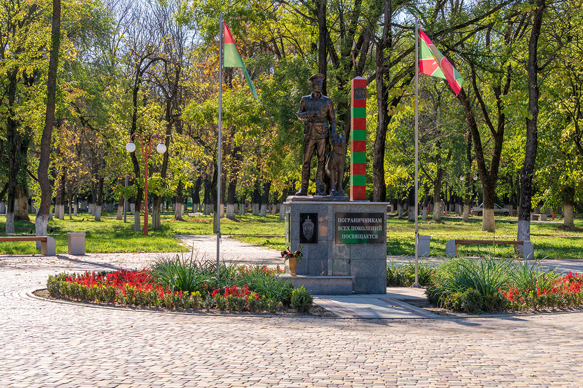 Памятник пограничникам - Игорь Сикорский