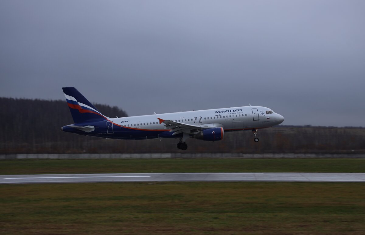 Aeroflot Landing in Saint Petersburg - Игорь Рязaнoв