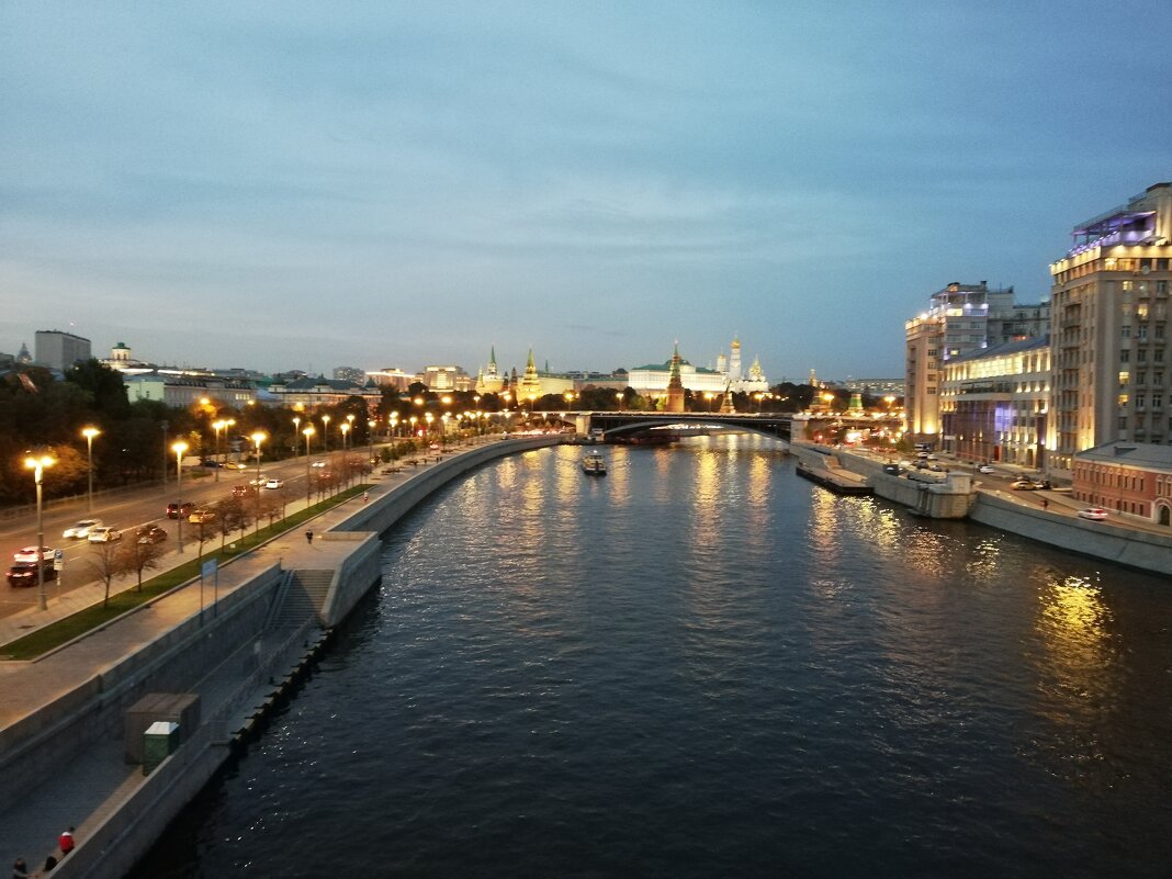 Москва река и вечер - Юлия 