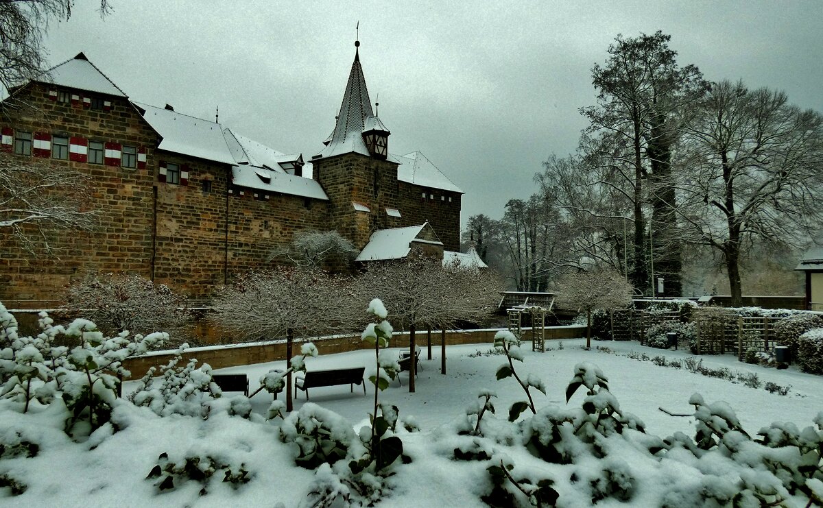 Принарядился  снежком  , замок  нашего  городка  Венцельшлёсс! - backareva.irina Бакарева