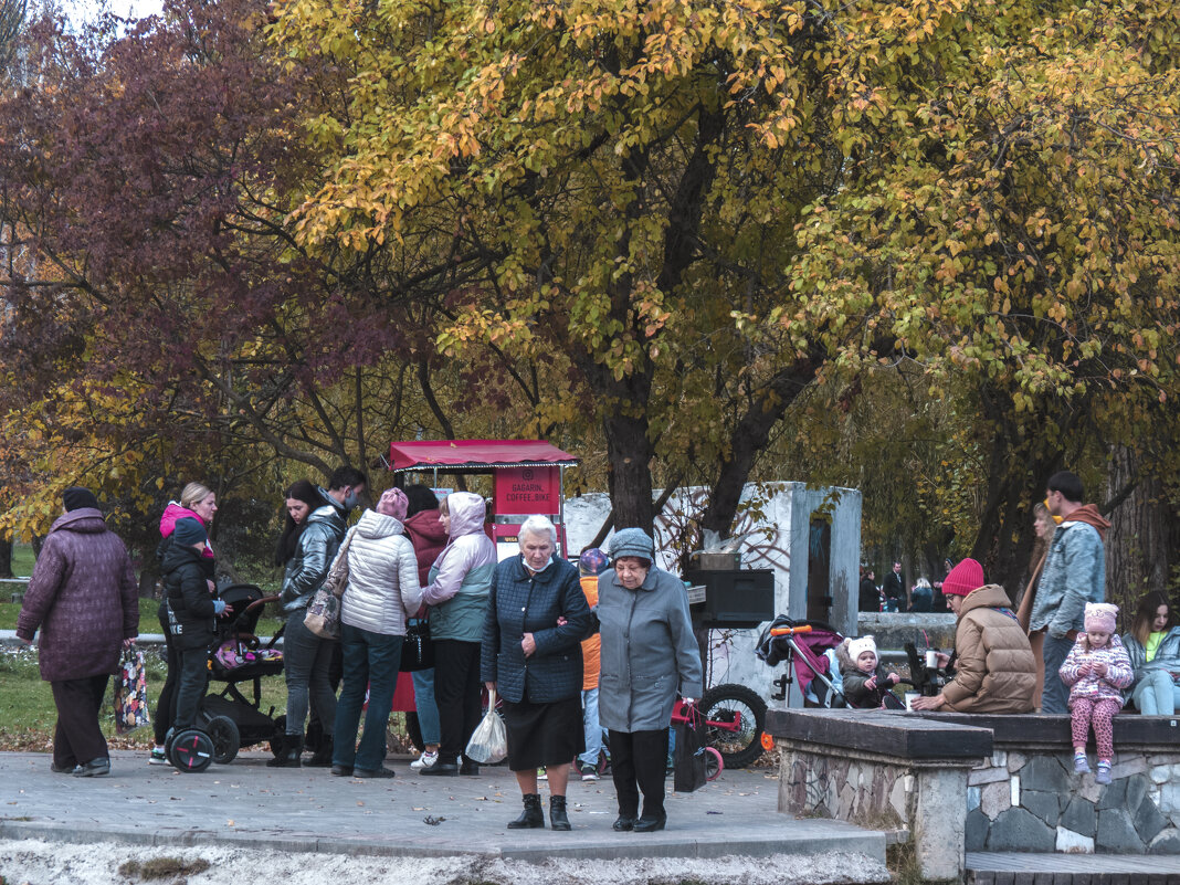 В парке - Валентин Семчишин