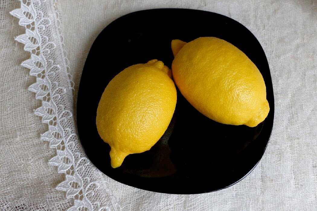 Лимоны на тарелке в своей витаминной красоте - Надежд@ Шавенкова