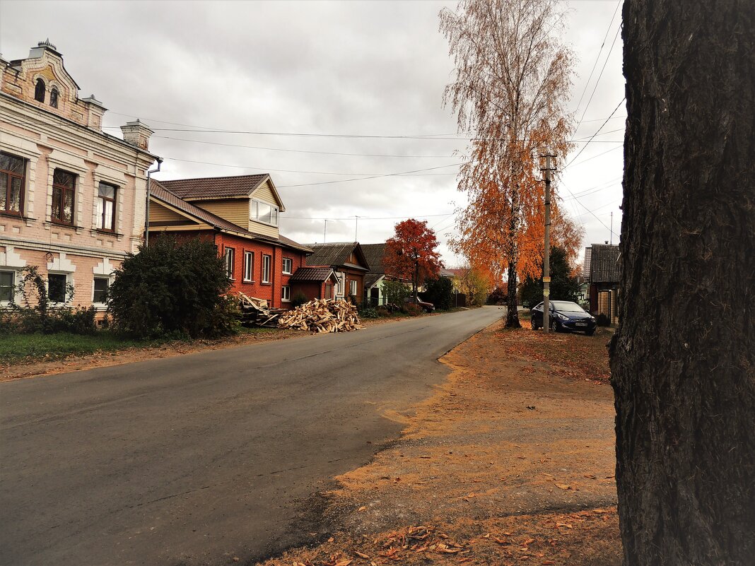 Осень в городке провинциальном - Вячеслав Маслов