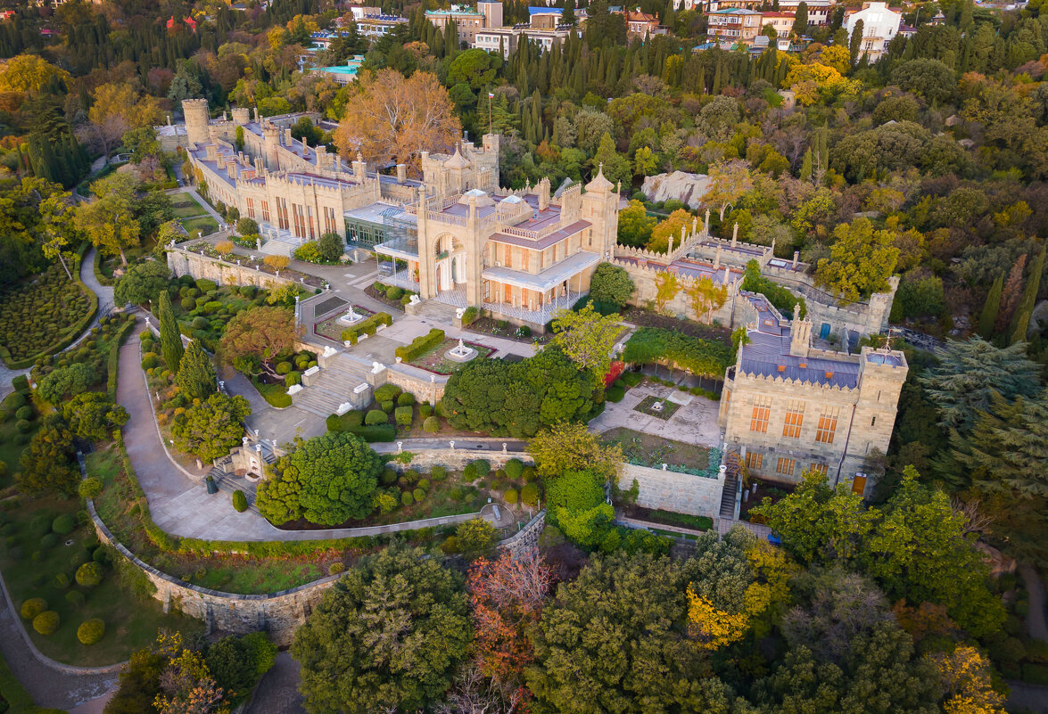 Алупкинский дворец и парк