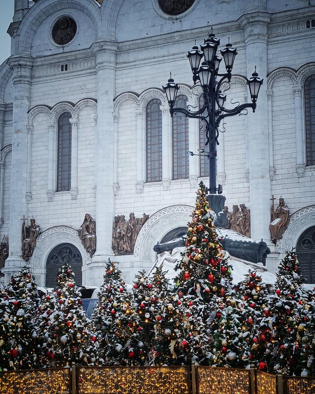 Рождественское украшение у Храма Христа Спасителя - Надежда Лаптева