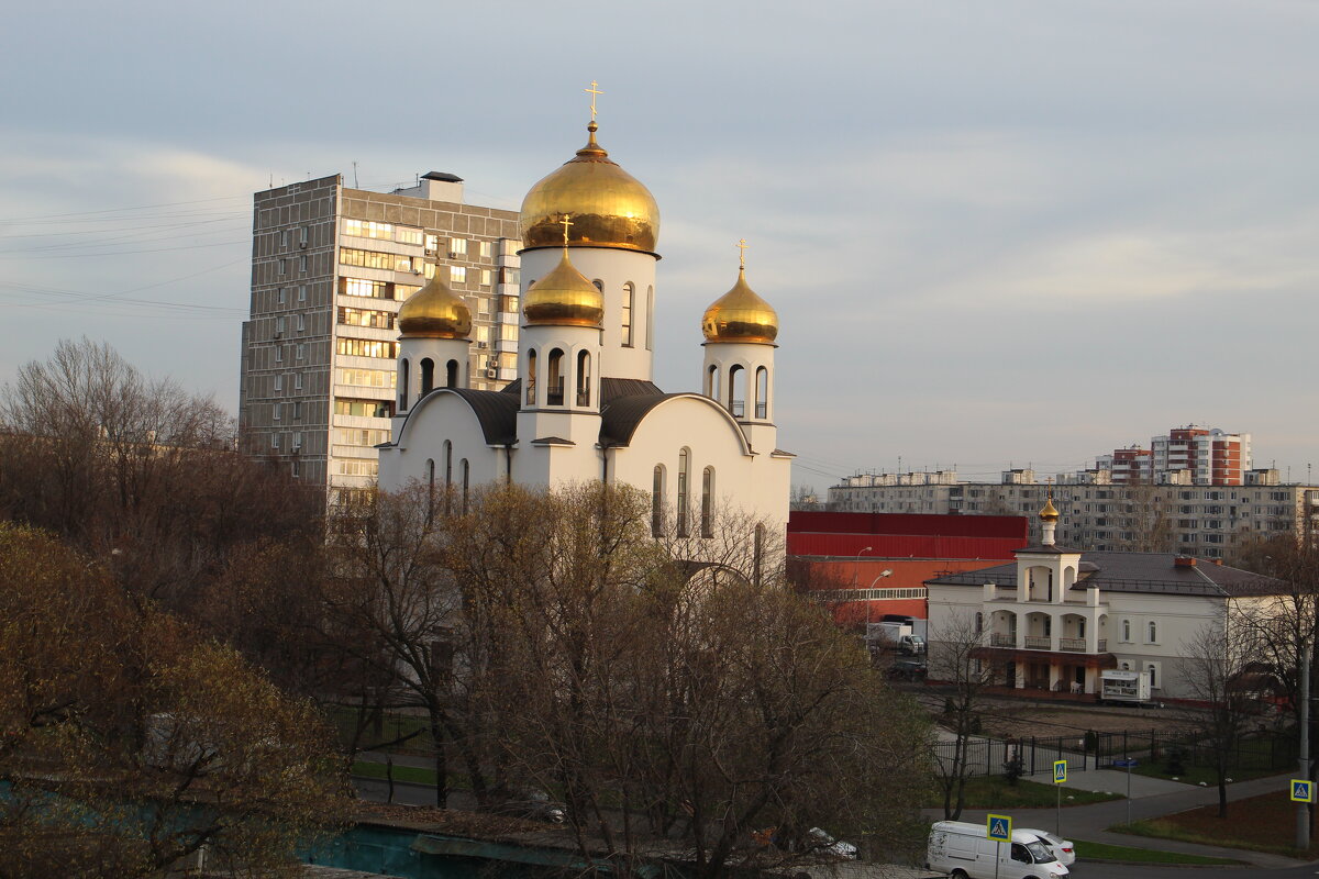 Церковь в районе Новогиреево. Москва - Валерий 