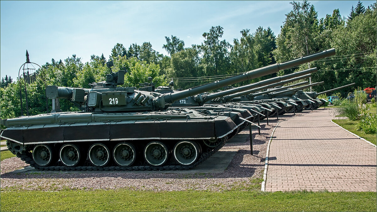 В музее танков - Влад Чуев