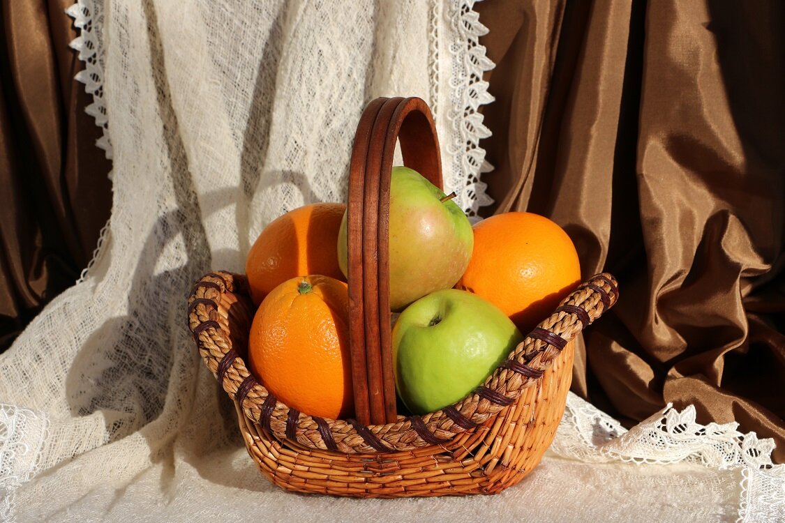 Яблоки с апельсинами в январский солнечный день - Надежд@ Шавенкова