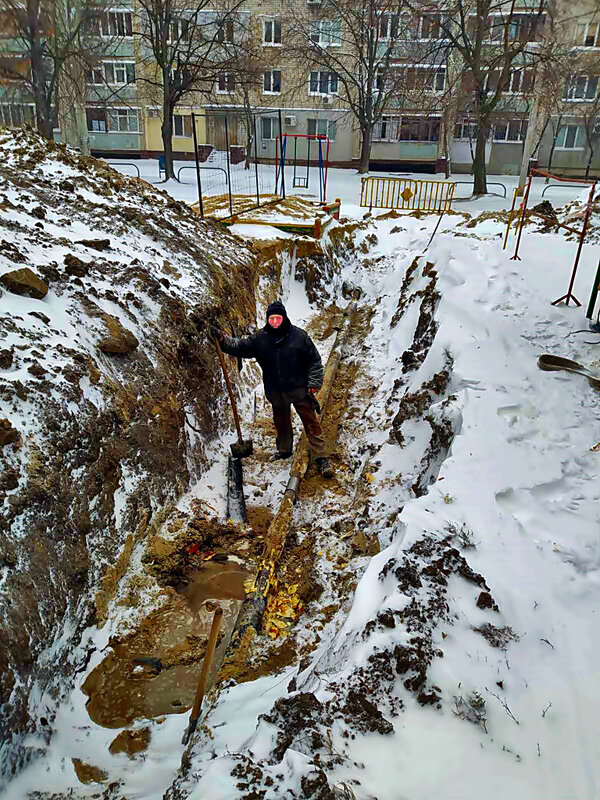 ГОТОВЬ   САНИ   ЛЕТОМ - Анатолий Малобродский