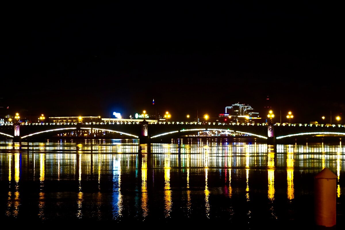 ночная Нева у Литейного моста - Елена 