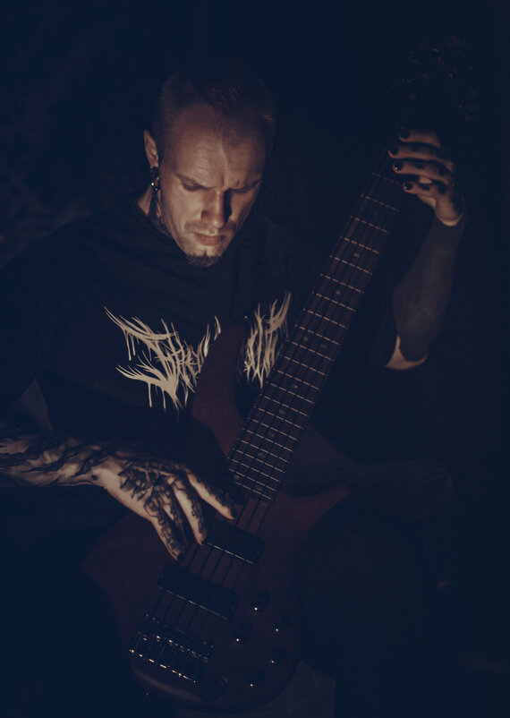 басист - Яна Пикулик