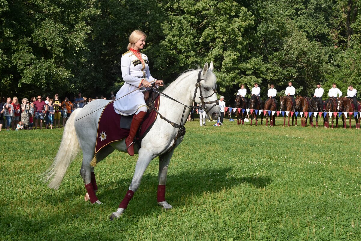 Кремлевская школа верховой езды в Воронцово. Юлия Калинина и ее конь Живописный. - Наташа *****