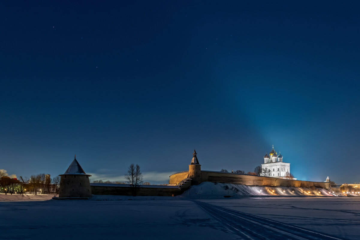 Псковский Кремль - Виктор Желенговский