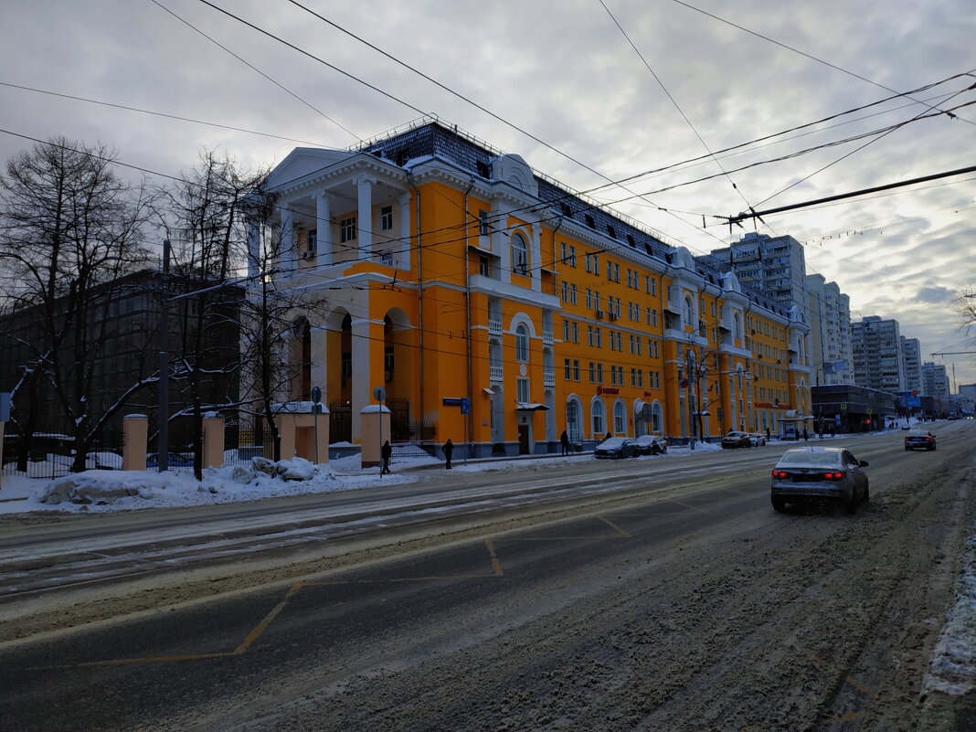 В некотором роде желтый дом :-) - Андрей Лукьянов