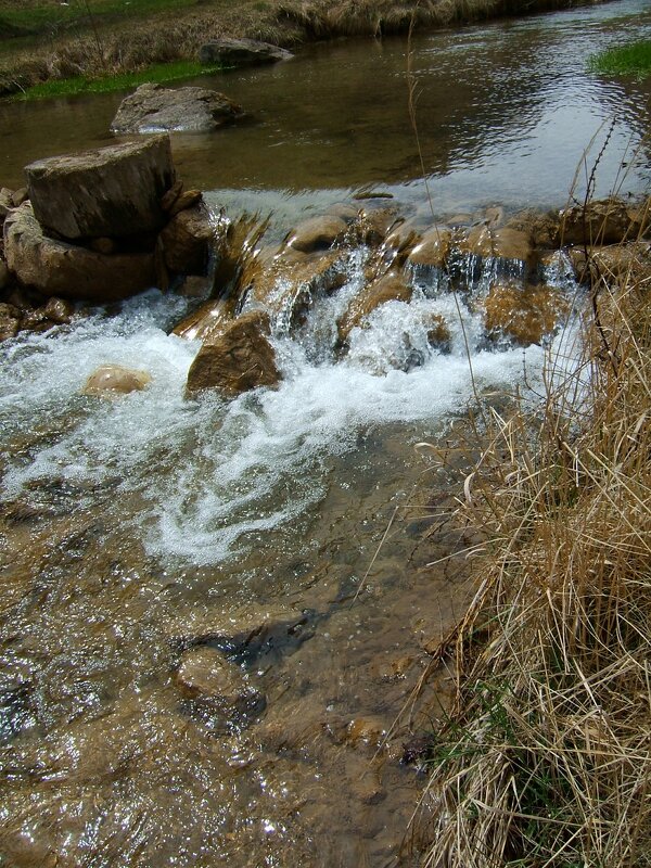 Поток  речной  воды - Евгений 