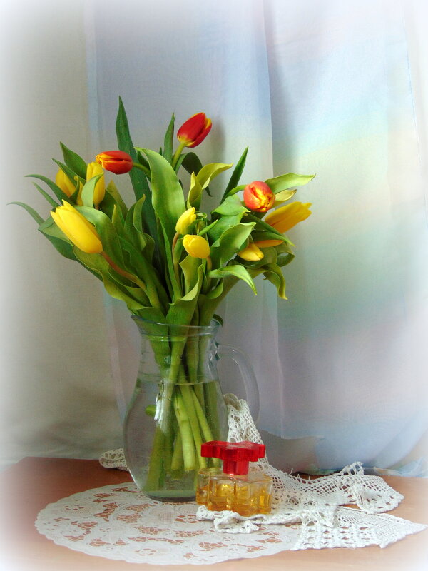 Пусть вам тюльпанов запах свежий Подарит радость, счастье, нежность. - nadyasilyuk Вознюк