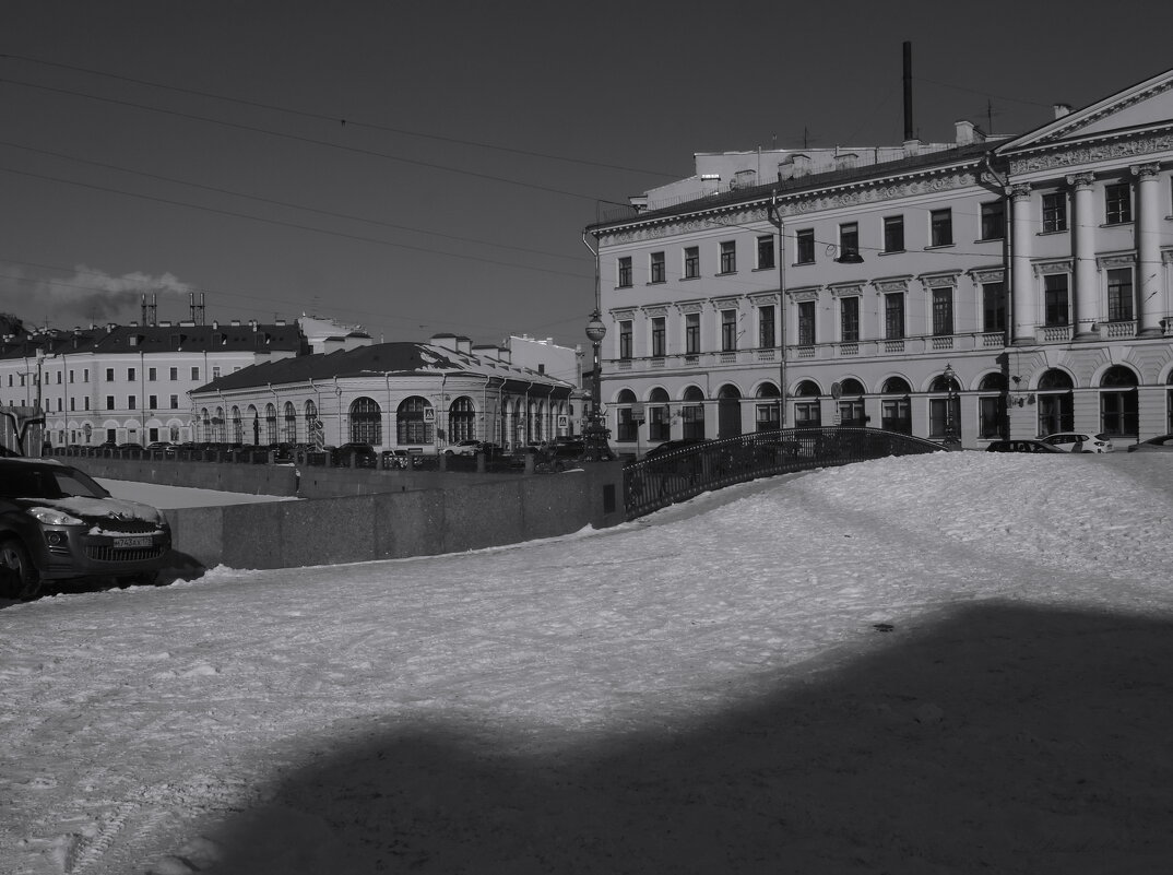 покрытый снегом мост и Круглый рынок - sv.kaschuk 